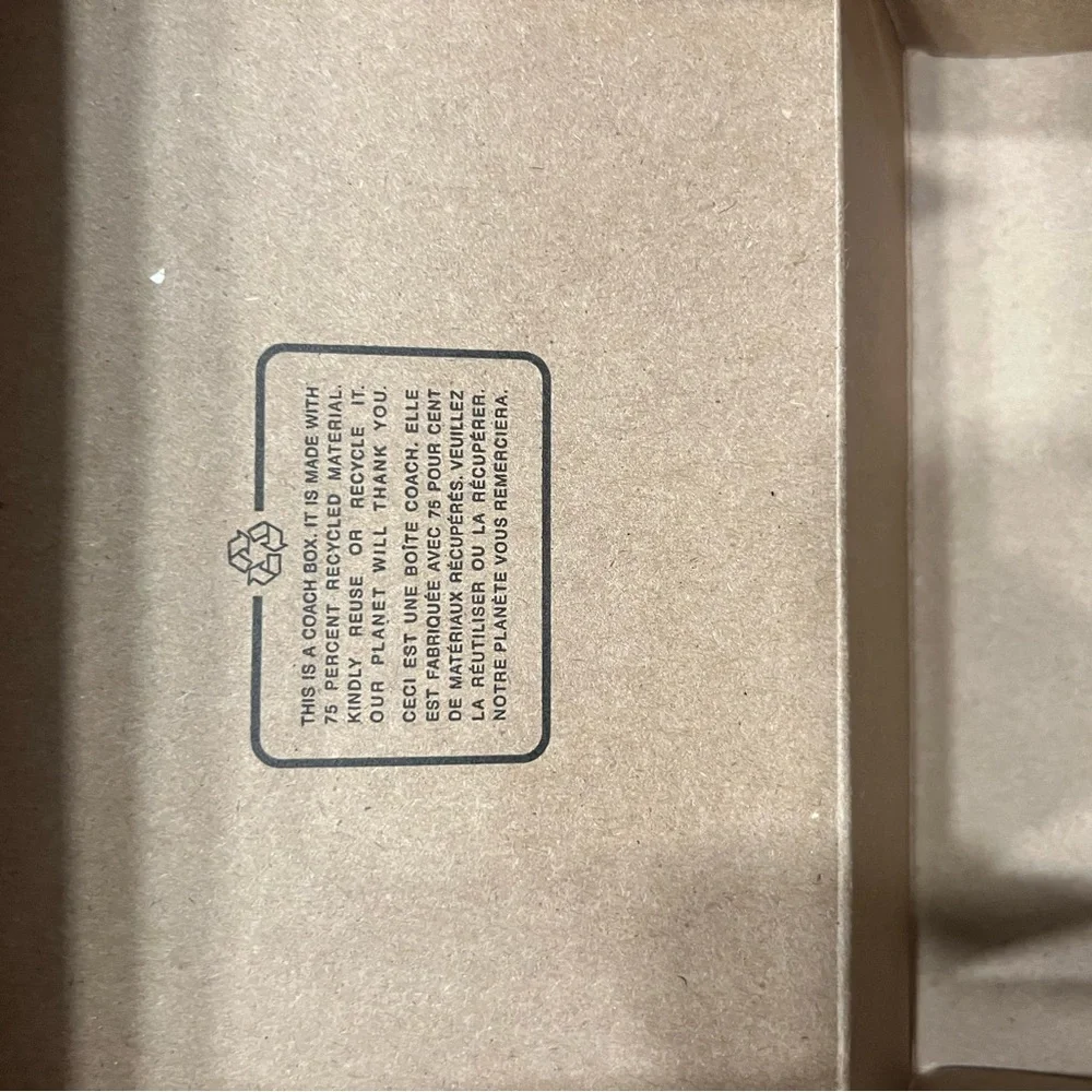 Coach Box - Picture 3 of 4